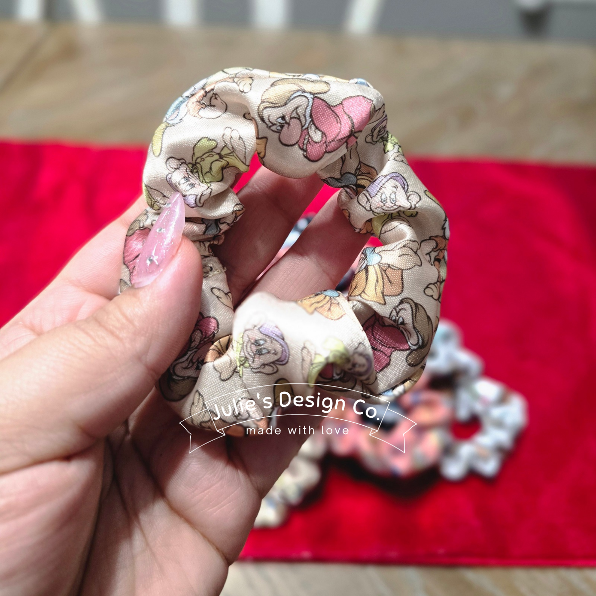 Snow White - Scrunchie